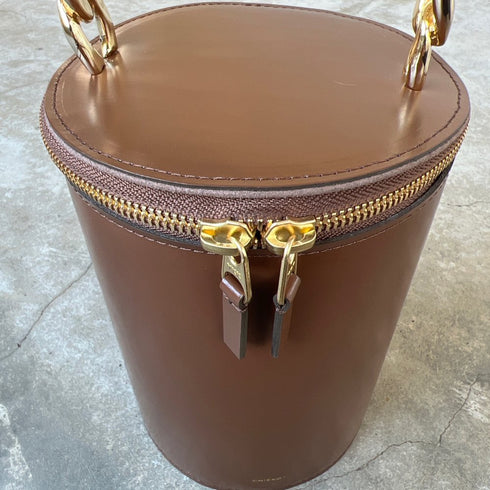chain handle vanity